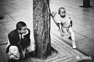 压腿视频男人压腿的好处,正确压腿和错误压腿的区别