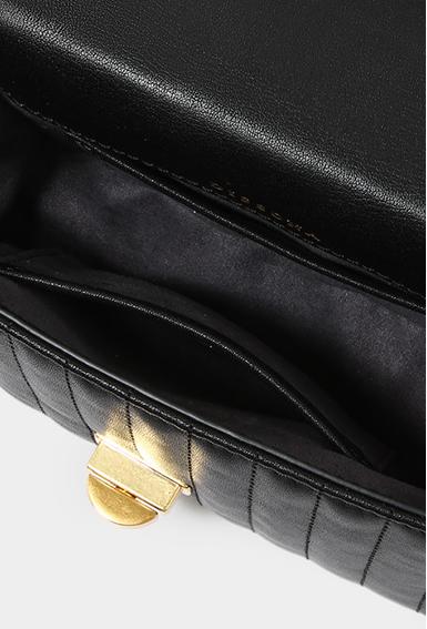 戚薇背的复古包,戚薇同款斜挎兔子包