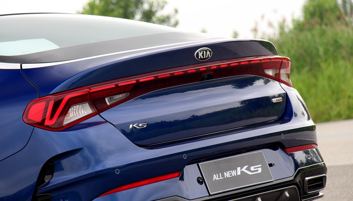 全新起亚k5强势回归,起亚k52021款焕新版最低价