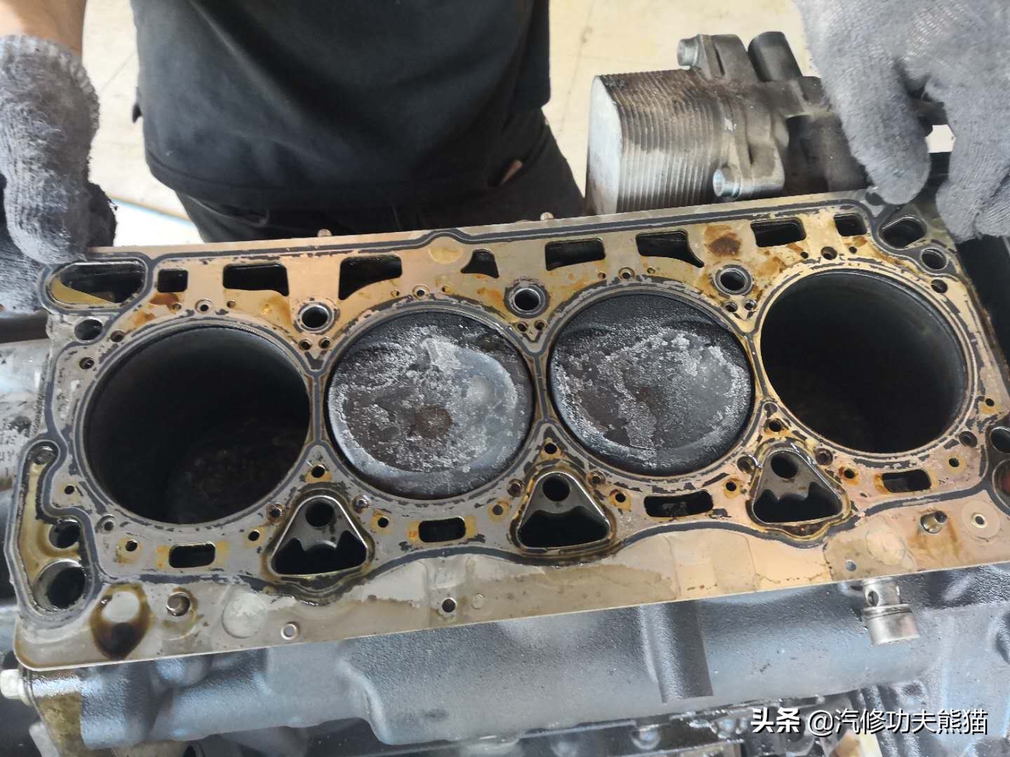 2017款途观丝绸之路1.8t烧机油吗,途观2015款1.8t四驱豪华版烧机油