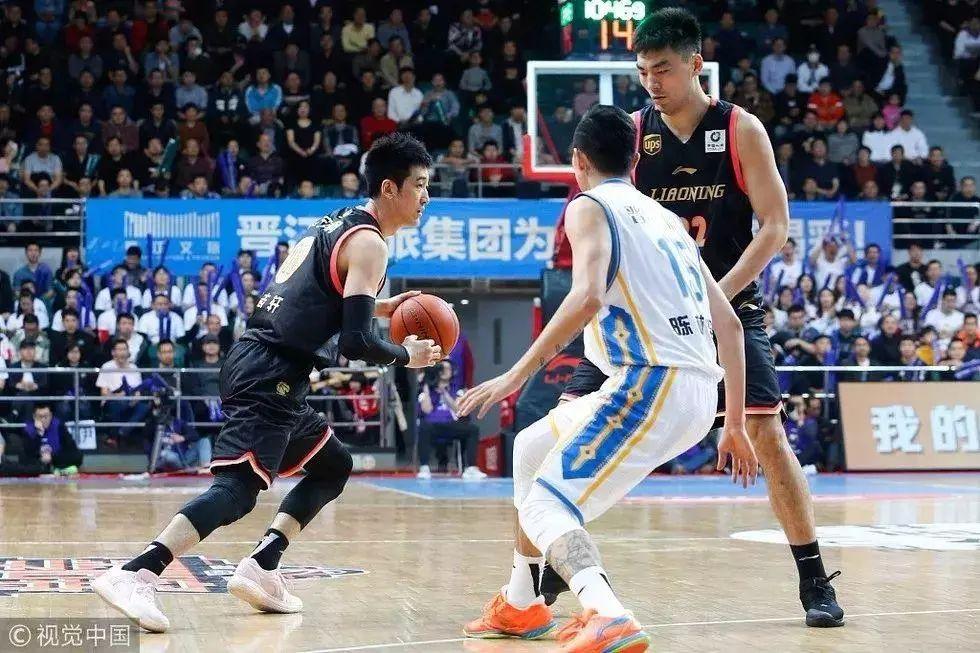 艾伦哈德森连续得分辽宁男篮,郭艾伦赵继伟现身辽宁男篮