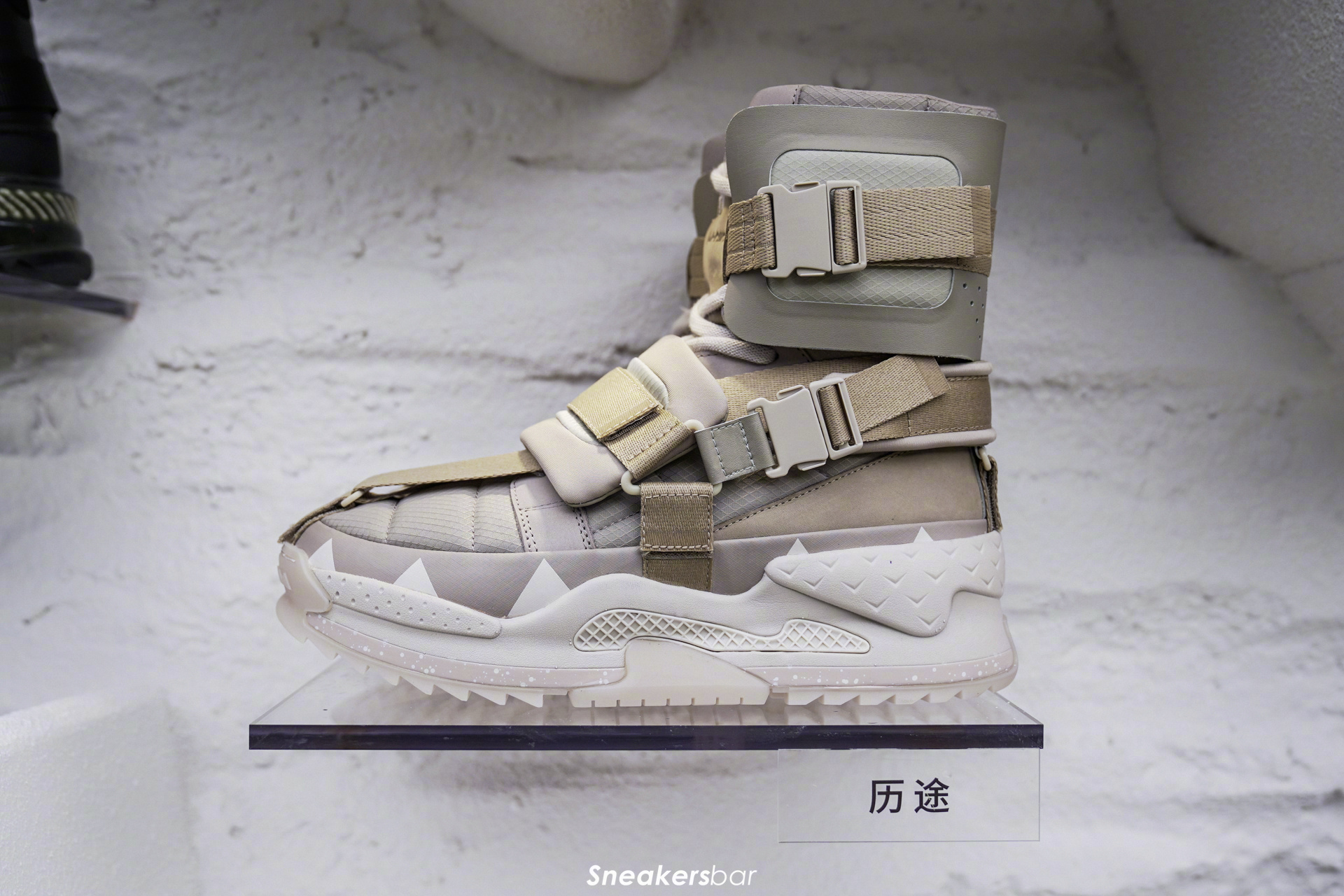 李宁鞋子时装周秀款,李宁走秀款鞋女鞋板鞋