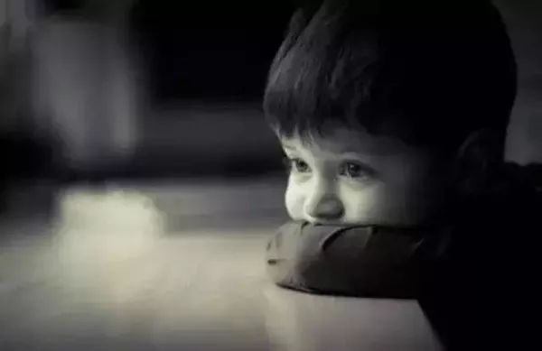 小孩子摆放东西整齐说明什么,如何培养幼儿正确摆放物品