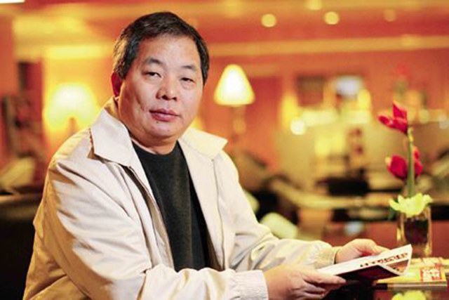 给国家足球队捐款一亿,给足球队的奖金