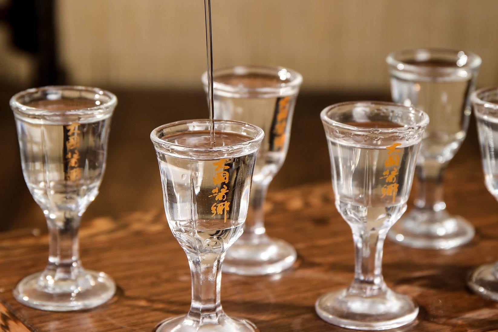 原浆酒和年份酒有什么区别,原浆酒和原度酒区别大吗