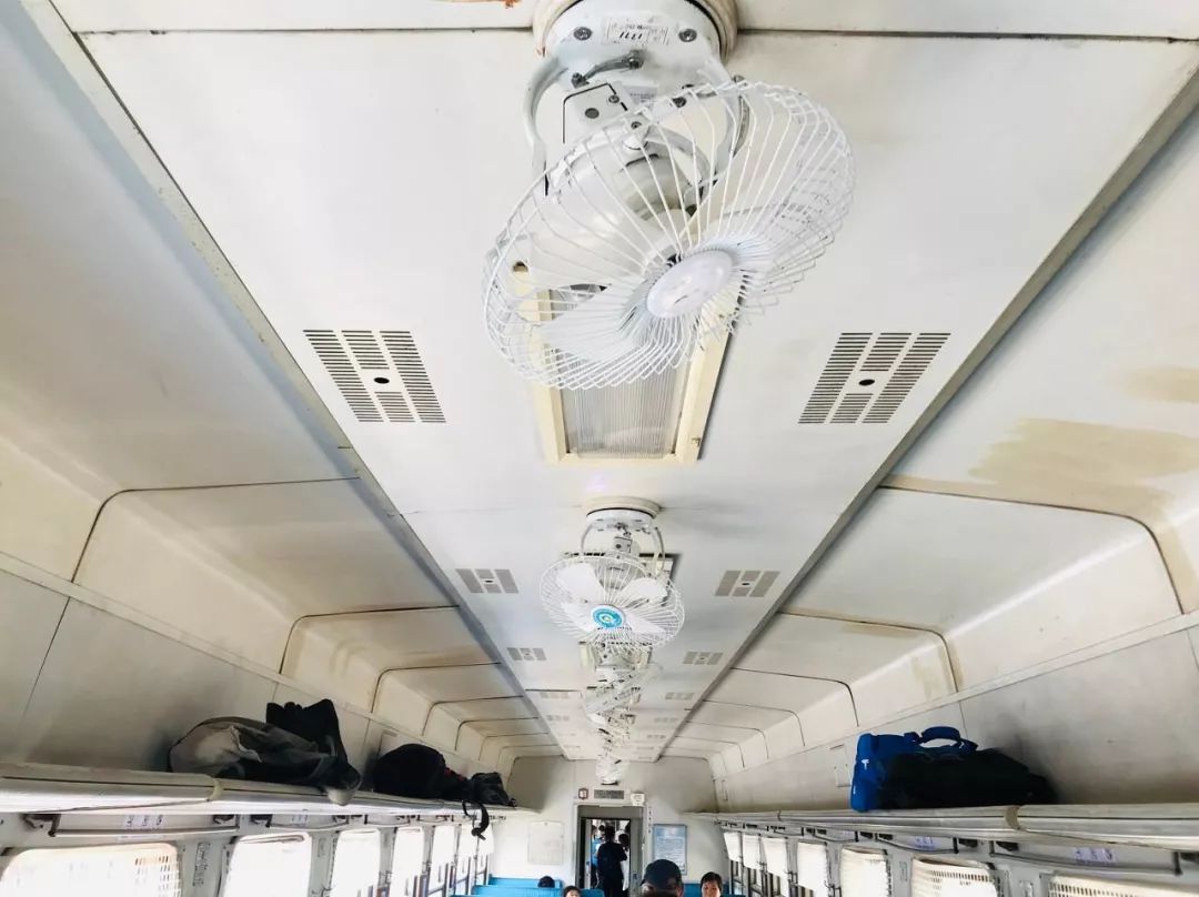 中国最便宜火车，票价仅售1元，至今不肯涨价，背后原因看哭....