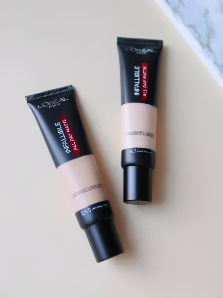 fitme粉底液水润220色号,美宝莲fitme粉底液水润款测评