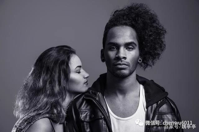 女儿大学谈恋爱妈妈应该提醒哪些,马上高考学生谈恋爱家长怎么办