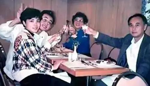 王菲的情史经历,王菲情史谈过几次恋爱