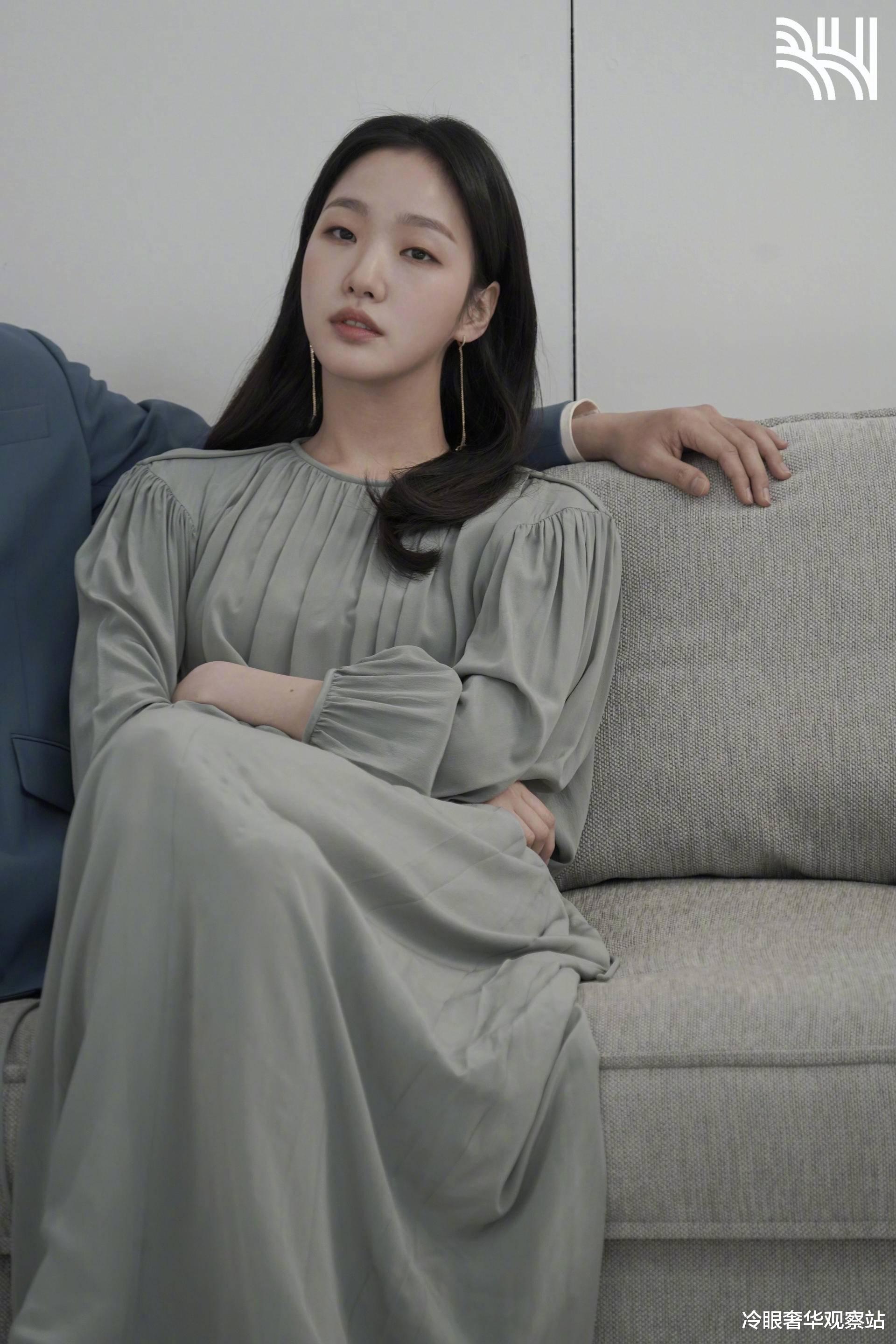 穿lemaire的明星,金敏喜穿搭属于什么风格