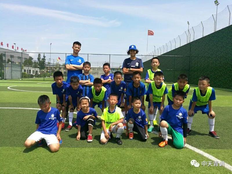 青训带球变向教学,青训过人教学视频