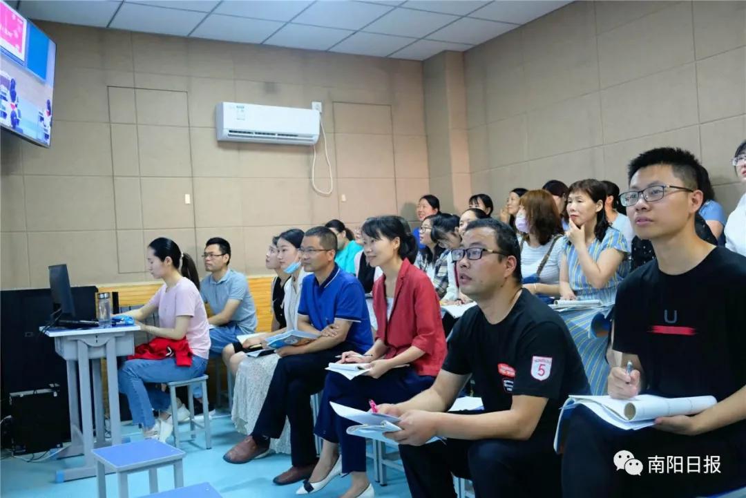 陪伴引领共同成长,南阳市第一完全学校全景校园