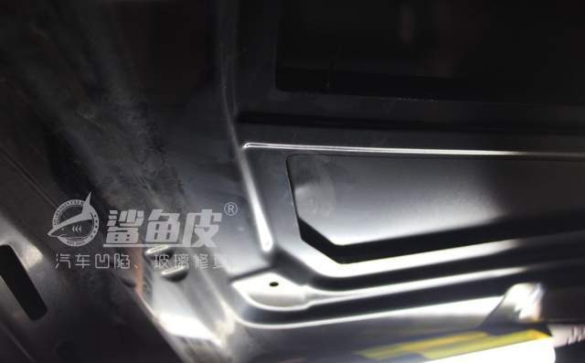 汽车后叶子板凹陷修复成都哪里有,雷克萨斯ls500h后叶子板凹陷修复