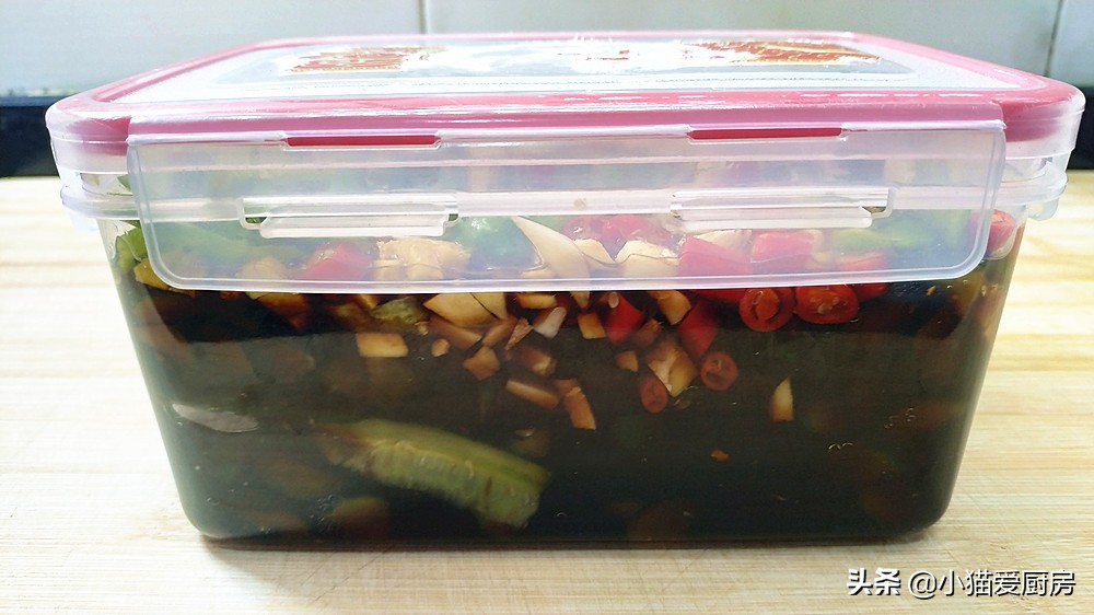 饭店的腌黄瓜为什么脆嫩好吃,用这个方法腌黄瓜黄瓜脆嫩