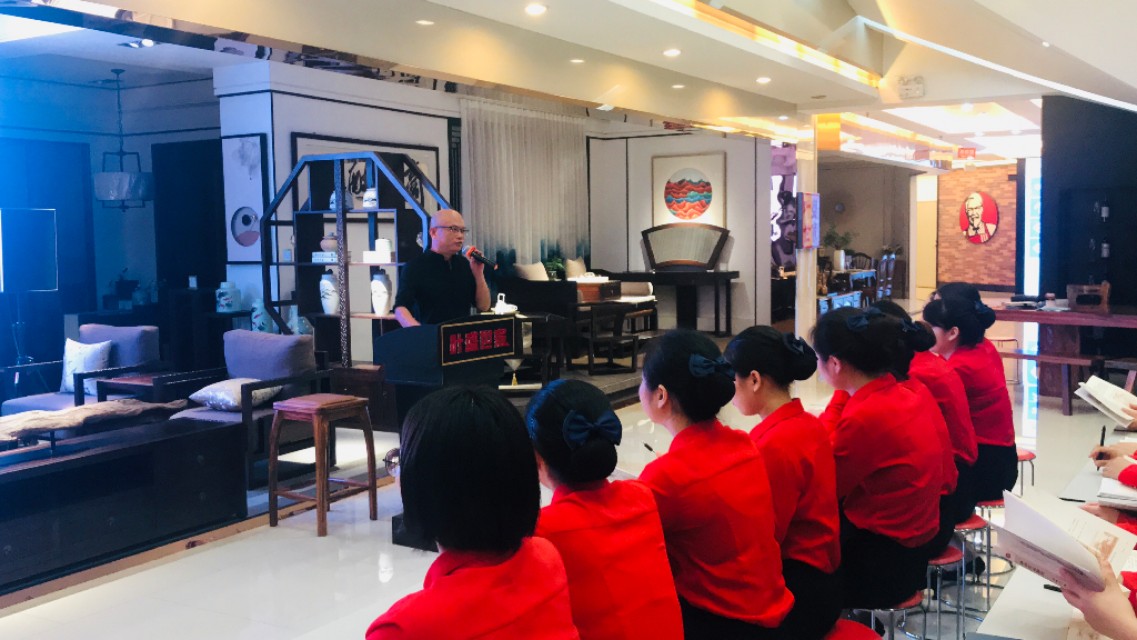 企业成功依靠的是团队而不是个人,激励员工把企业当成自己的家