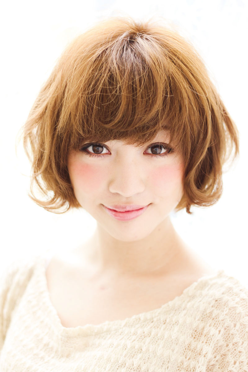 脸小脸圆的女生适合什么发型简单,脸圆的女生适合什么发型最新款