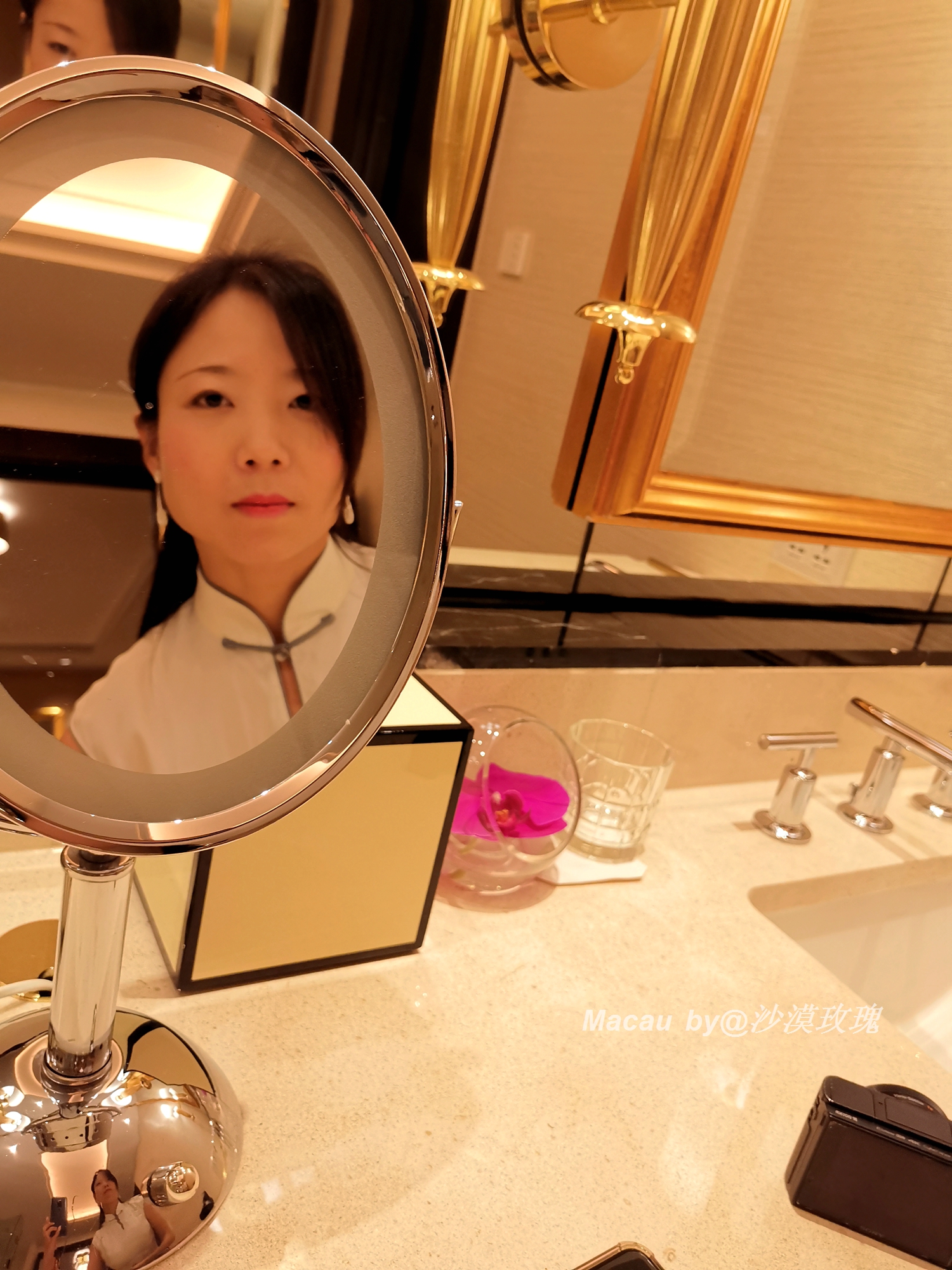 澳门葡京酒店豪华客房一晚多少钱,澳门的美高梅酒店住一晚要多少钱