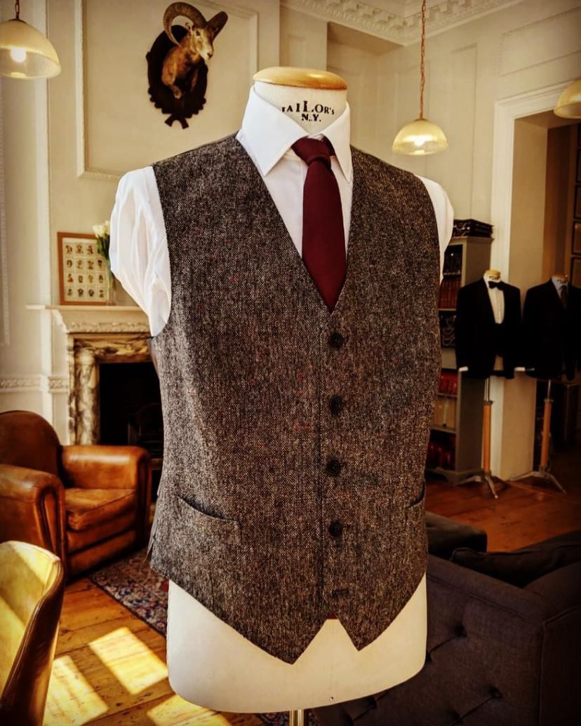 初秋马甲怎么穿好看,棋盘格针织马甲背心深秋款搭配