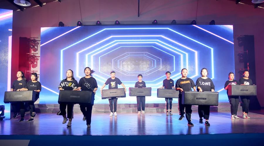 酷玩酷学艺术研学夏令营,酷学酷玩夏令营