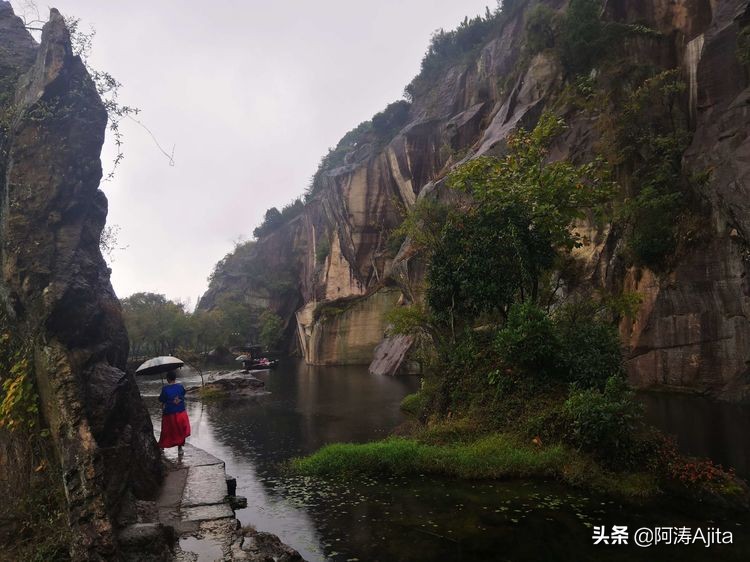 勿谓湖小,天在其中:绍兴东湖