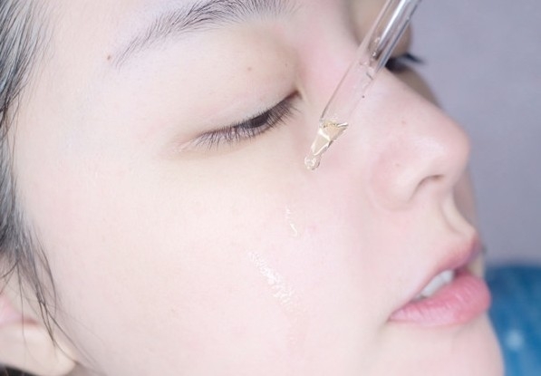 护肤肌底液精华液傻傻分不清,精华液和肌底液的区别是什么