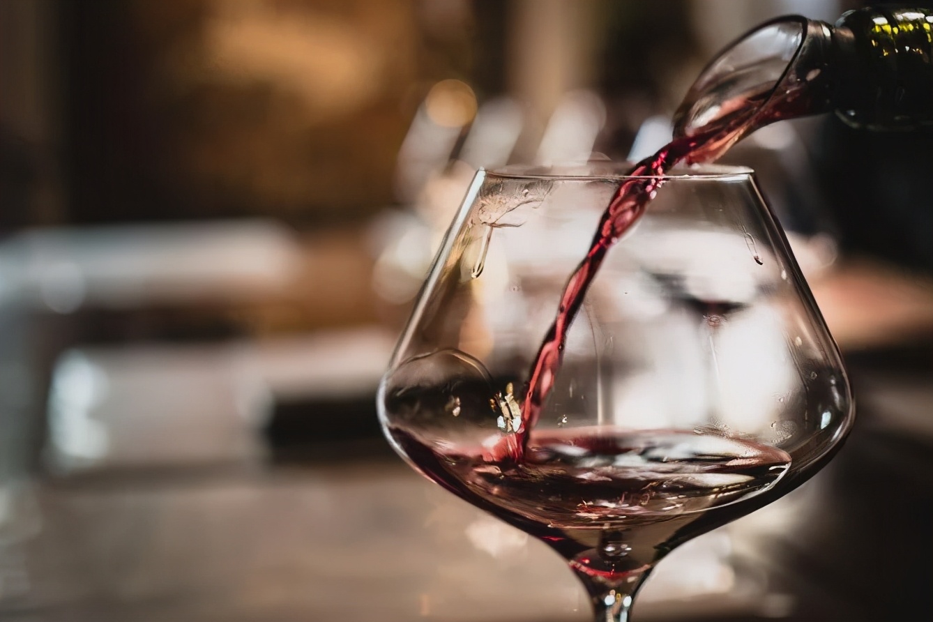 低价进口红酒是真的吗,网上十多块钱的红酒是真的吗