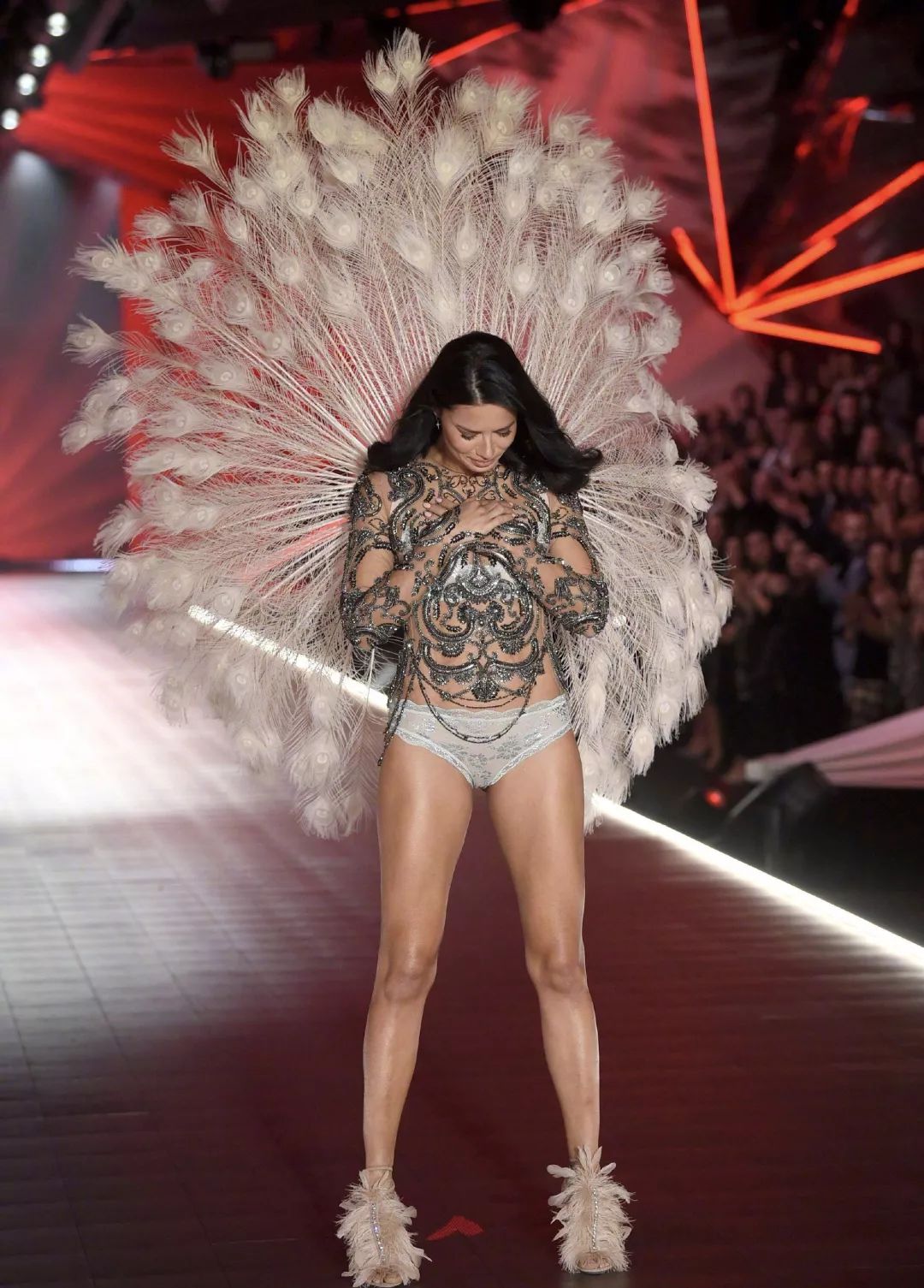 lima退役,奚梦瑶2019维密