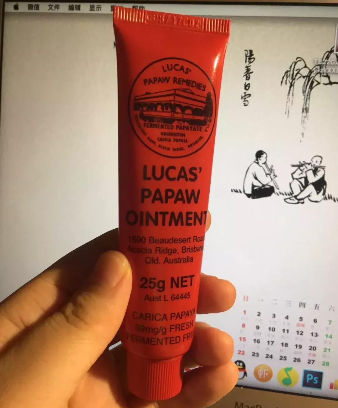 怎么让嘴唇涂完口红后显得很水润,嘴唇比较厚口红怎么涂