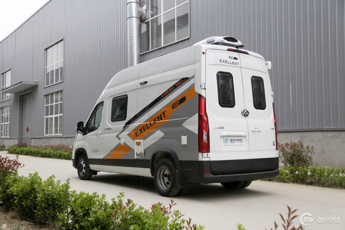 25万大通v90七座,大通v90自动挡5.95米长轴高顶房车