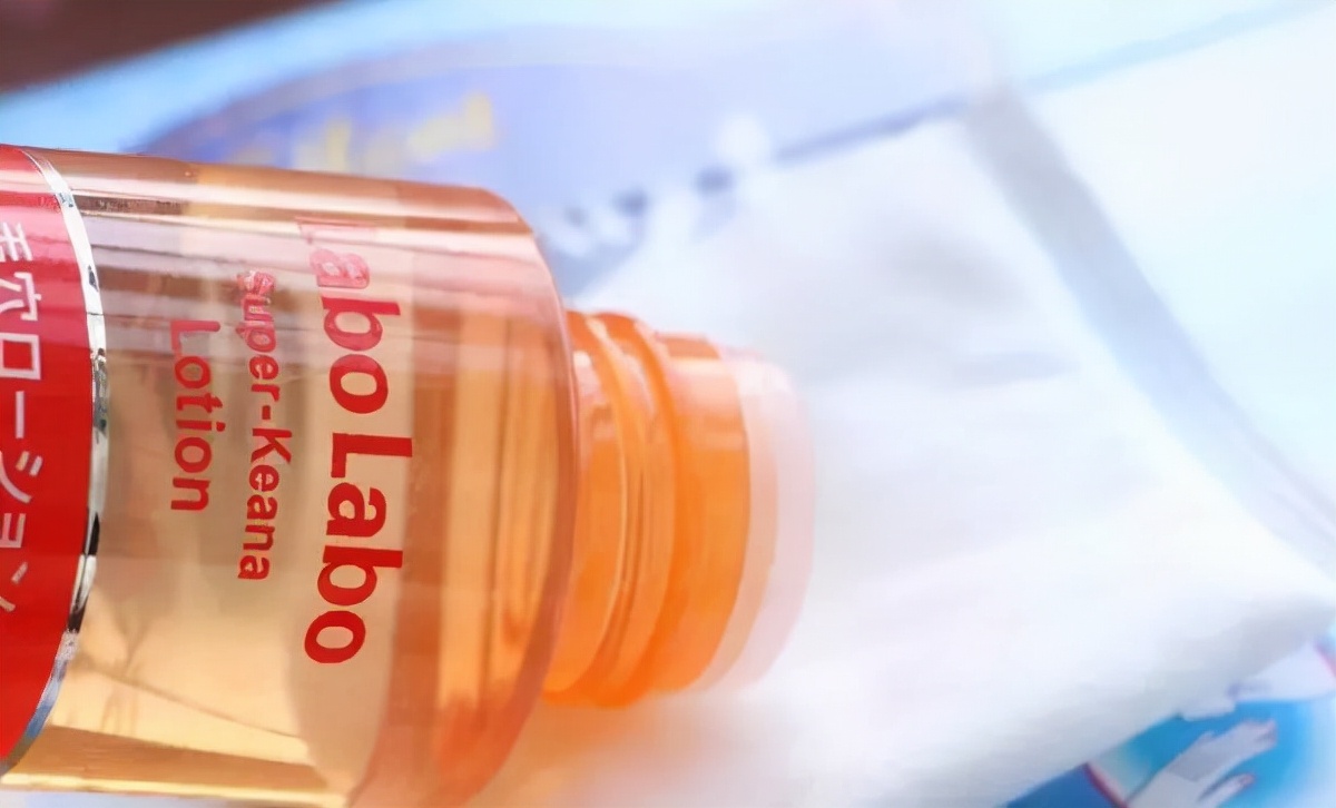 美白提亮平价爽肤水推荐 (既好用又保湿的爽肤水推荐)