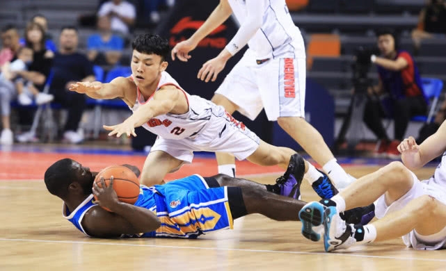 西热力江超远三分挑战赛,西热力江三分球第三名