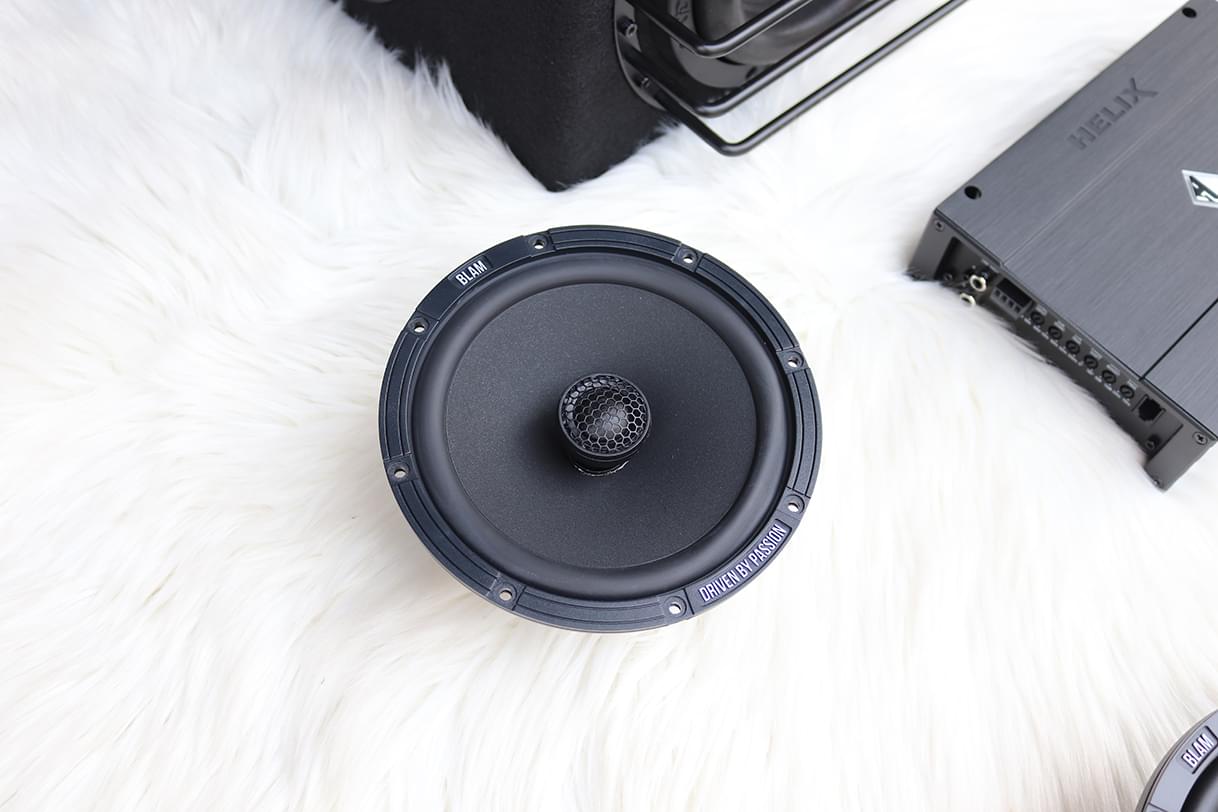 深圳汽车音响专业改装哪里好？看完别克君威音响改装你就知道了