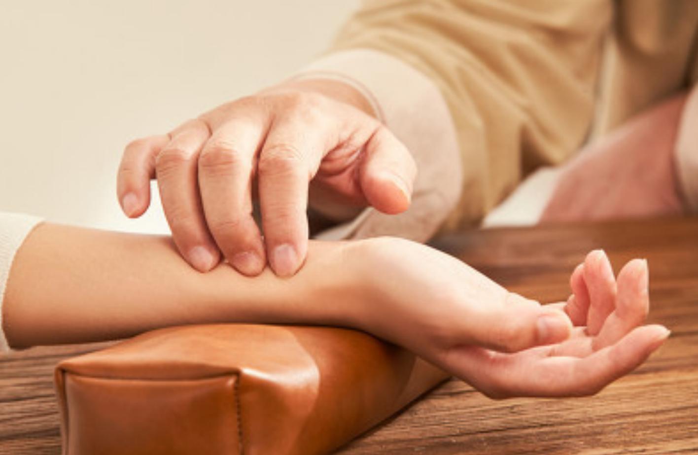 子宫腺肌症要面诊后才用中药治疗吗？不切脉不看舌苔也能用药吗？