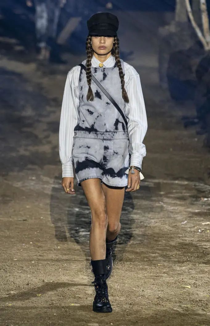 周董的新单曲,循环着许巍的歌