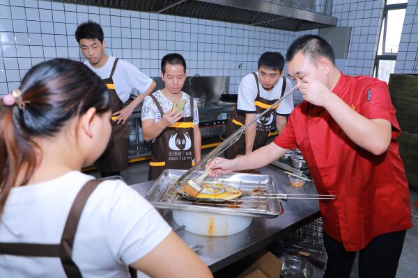 梦想起航，奋勇向前，煌旗第一届精英班圆满落幕