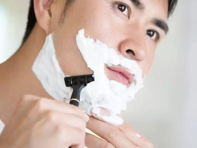 男人剃须刀手动,男人最简单手动式剃须刀