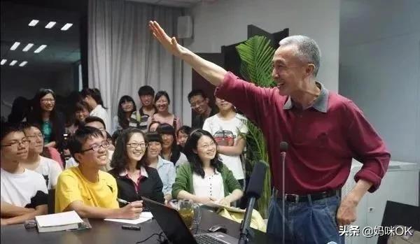 北大文学教授教古诗,讲古诗很厉害的教授