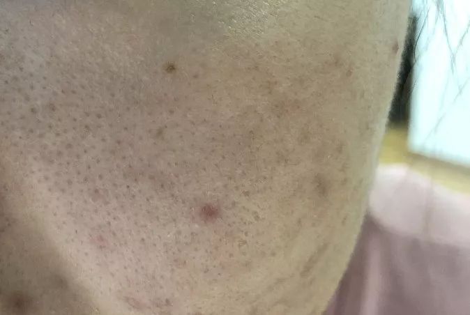 李佳琦推荐这个韩国牌子气垫真的好用,自然遮瑕轻薄、不卡粉脱妆