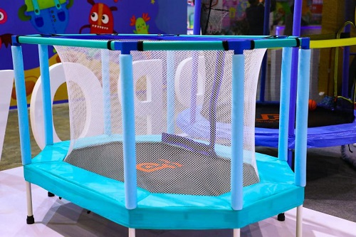 快乐童年蹦堡相伴JumpPower亮相2019CTE中国玩具展