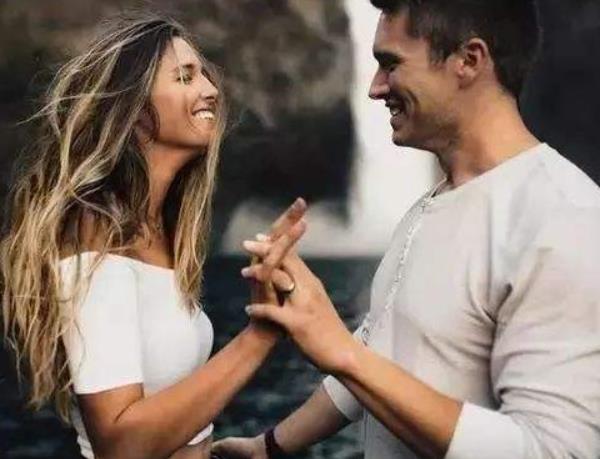 人生观价值观不同的夫妻怎样相处,和价值观不同的人如何相处