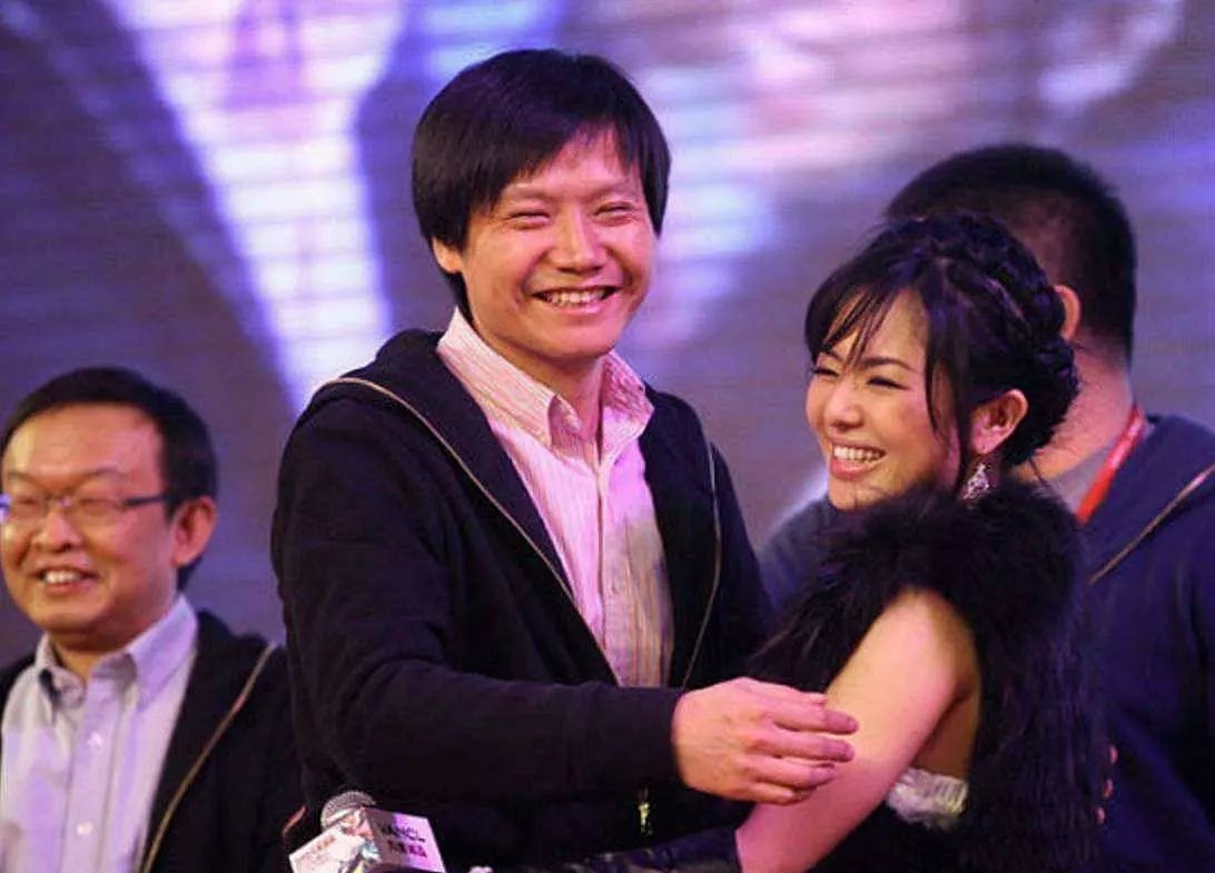 电商巨头的没落，曾有8000万用户销售额40亿，如今连雷军都放弃了