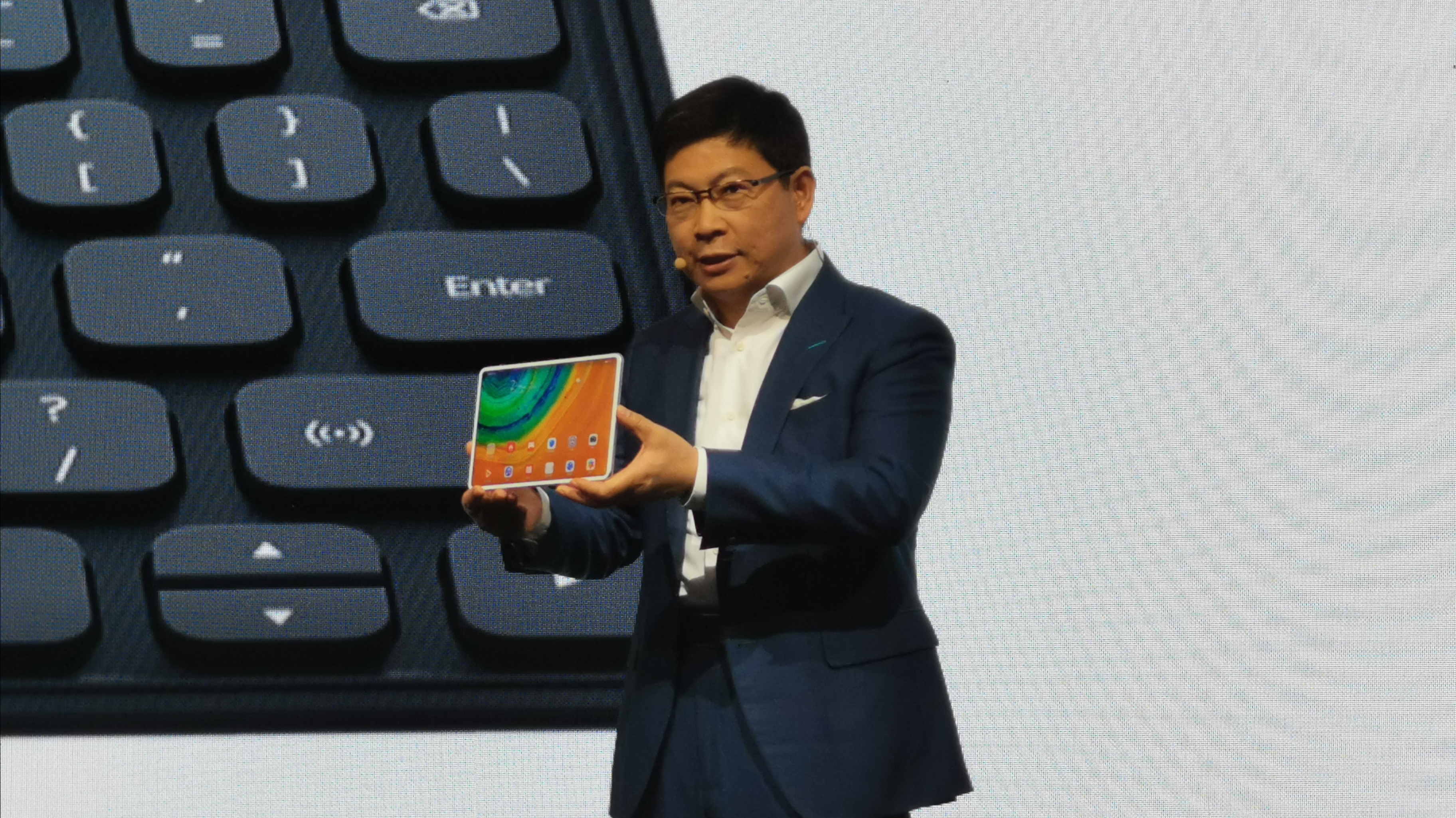 余承东介绍华为matepadpro11,华为余承东matebookx发布会