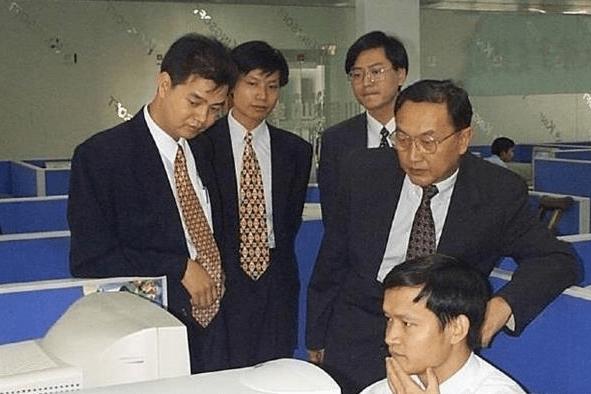 雷军：我的前半生（淦）这一次，不知顶不顶得住