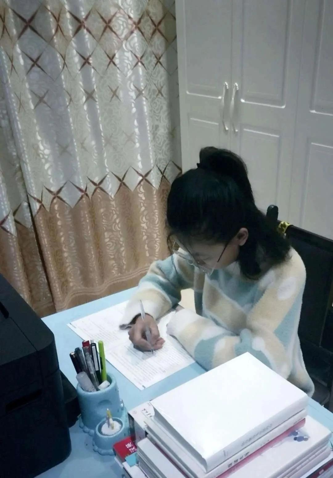 对于网课长期旷课学生的处理,网课旷课会被开除吗