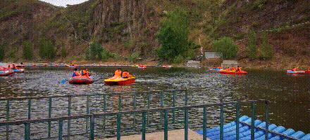 哎呀呀，门票免费，漂流免费，还赠送儿童绘本？傍水崖要干啥