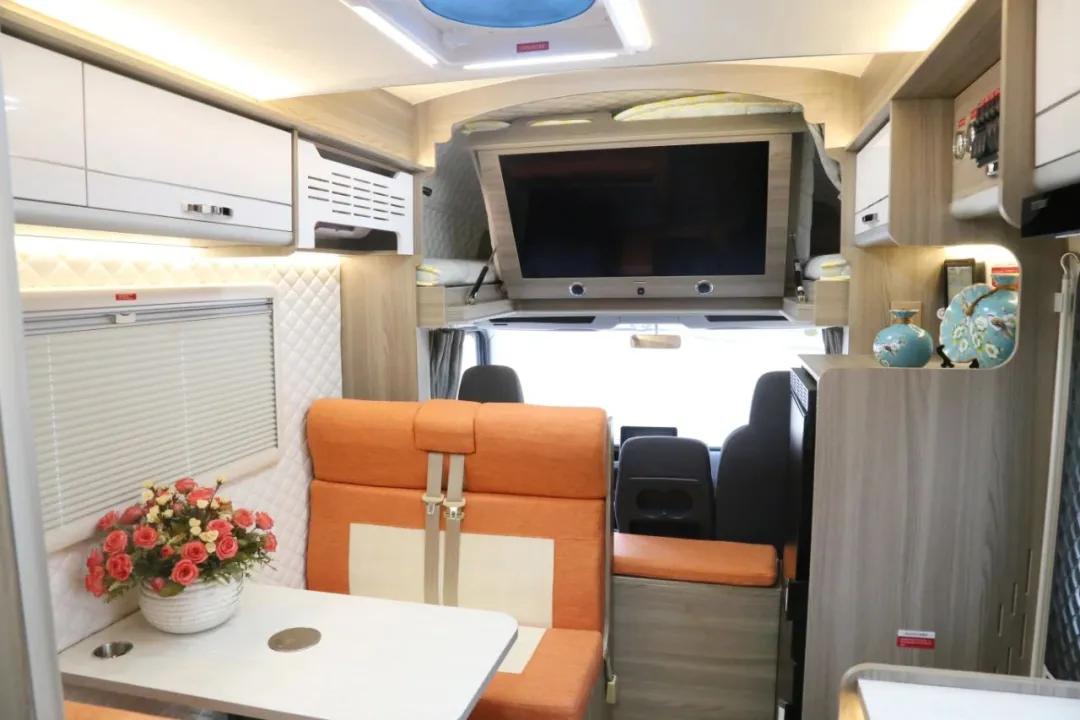 新飞上汽跃进h300旗舰房车多少钱,新飞轻卡房车最新款