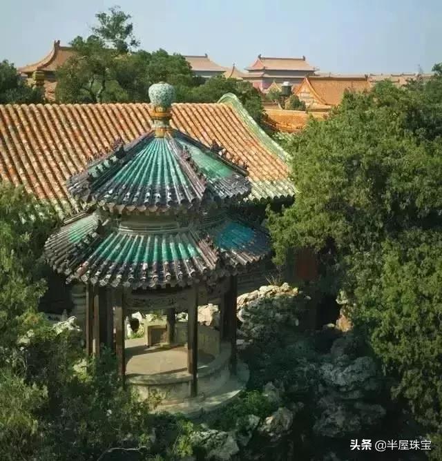 李湘晒奢华珠宝 (李湘戴的珍珠项链)