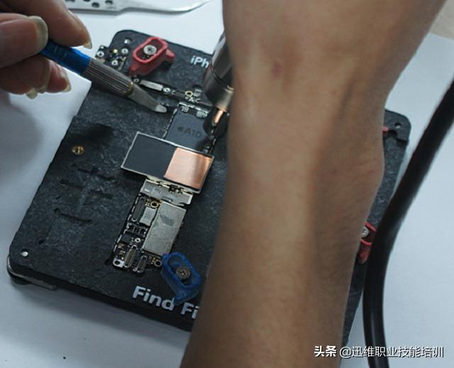 iphone7无基带打不开摄像头,iphone7摄像头坏了还值得修吗