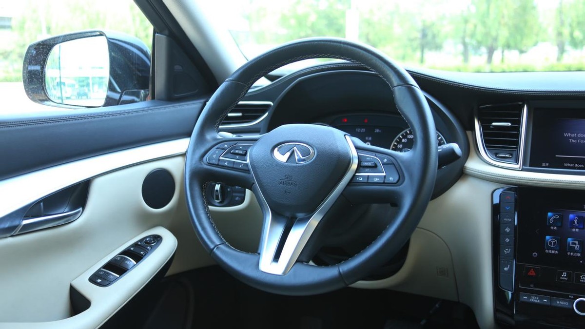 细节全面解析汽车,英菲尼迪qx50悦享版自驾