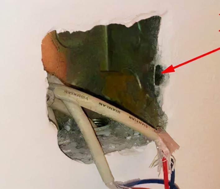 家装插座底盒搭配面板,隐藏式插座底盒如何选择